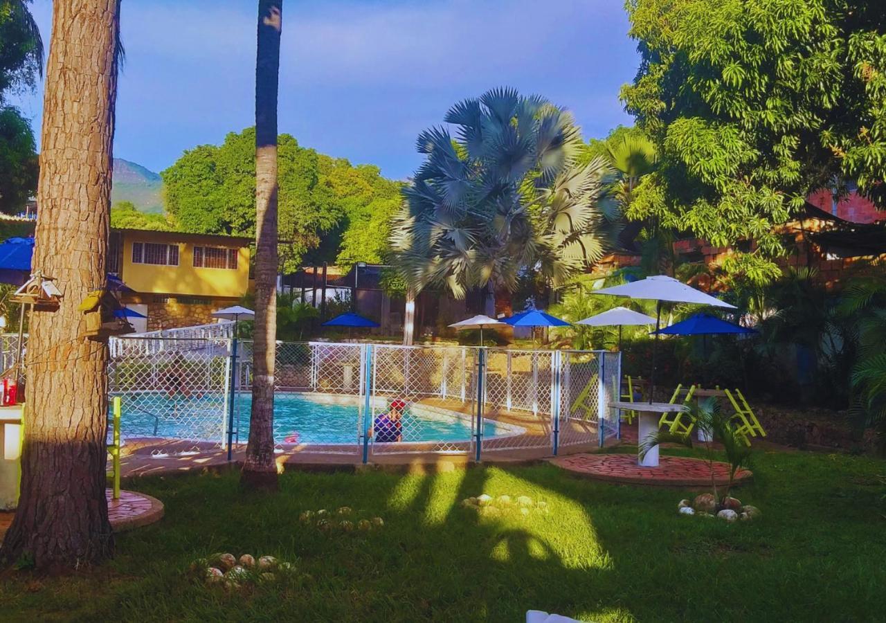 Hotel Villa De Rauzan Melgar Exteriör bild